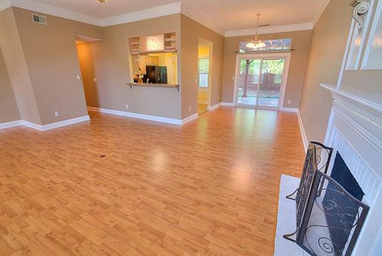 Living room 10-foot ceiling