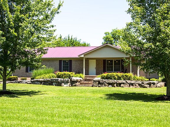 3rd image of 250 Gibbs Ln
