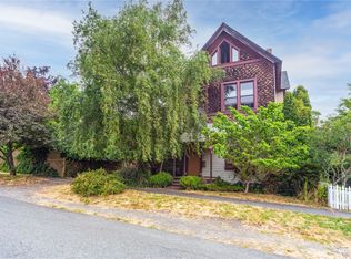 828 Harrison St, Port Townsend, WA 98368