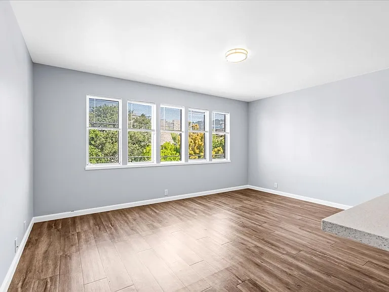 2500 Dana St — Photo 22
