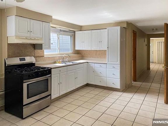 4th image of 314 Atlantic St
