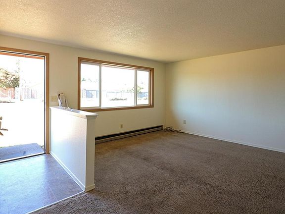 3rd image of 13505 NE 76th St