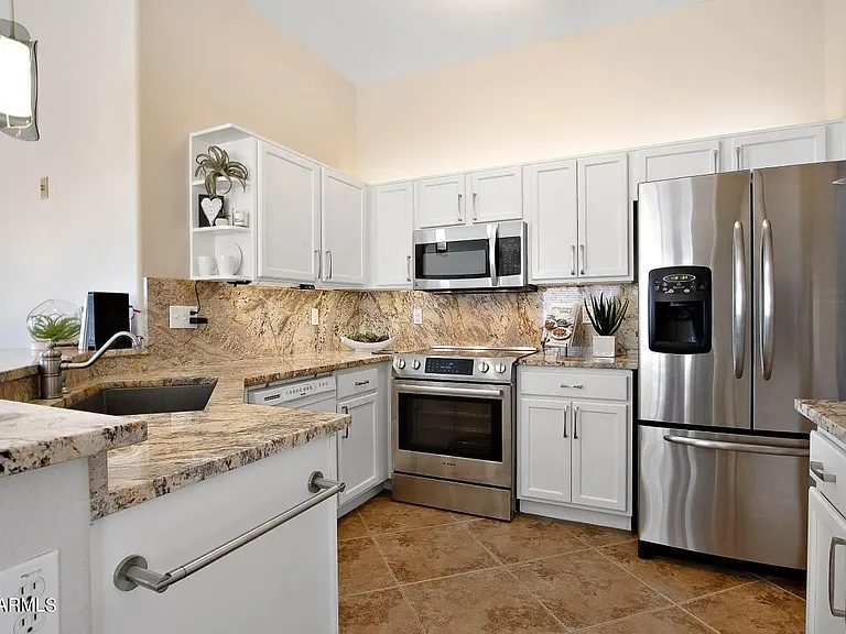 6494 S Foothills Dr — Photo 28
