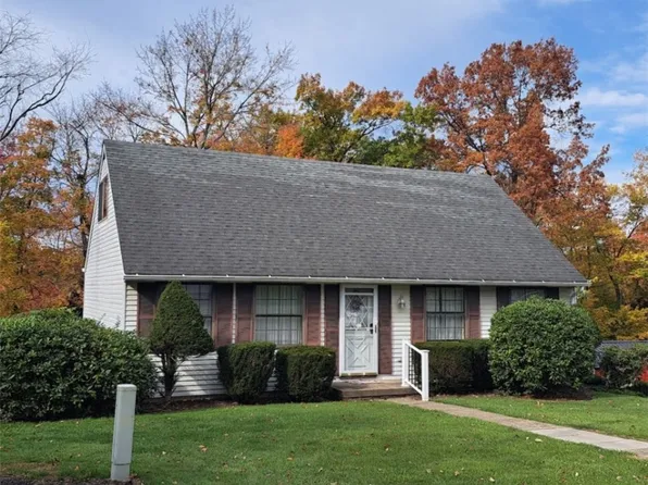 106 Coventry Dr, Butler, PA 16001