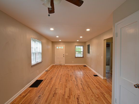 3rd image of 8412 Wicklow Ave