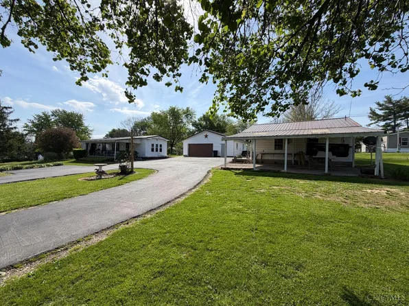 10818 N Shore Dr, Hillsboro, OH 45133