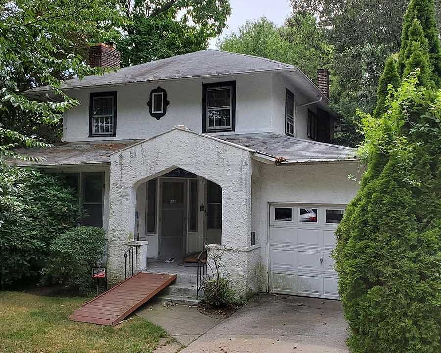 2nd image of 4240 Corporal Kennedy St