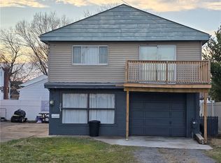 205 Maple Ln, Pittsburgh, PA 15225