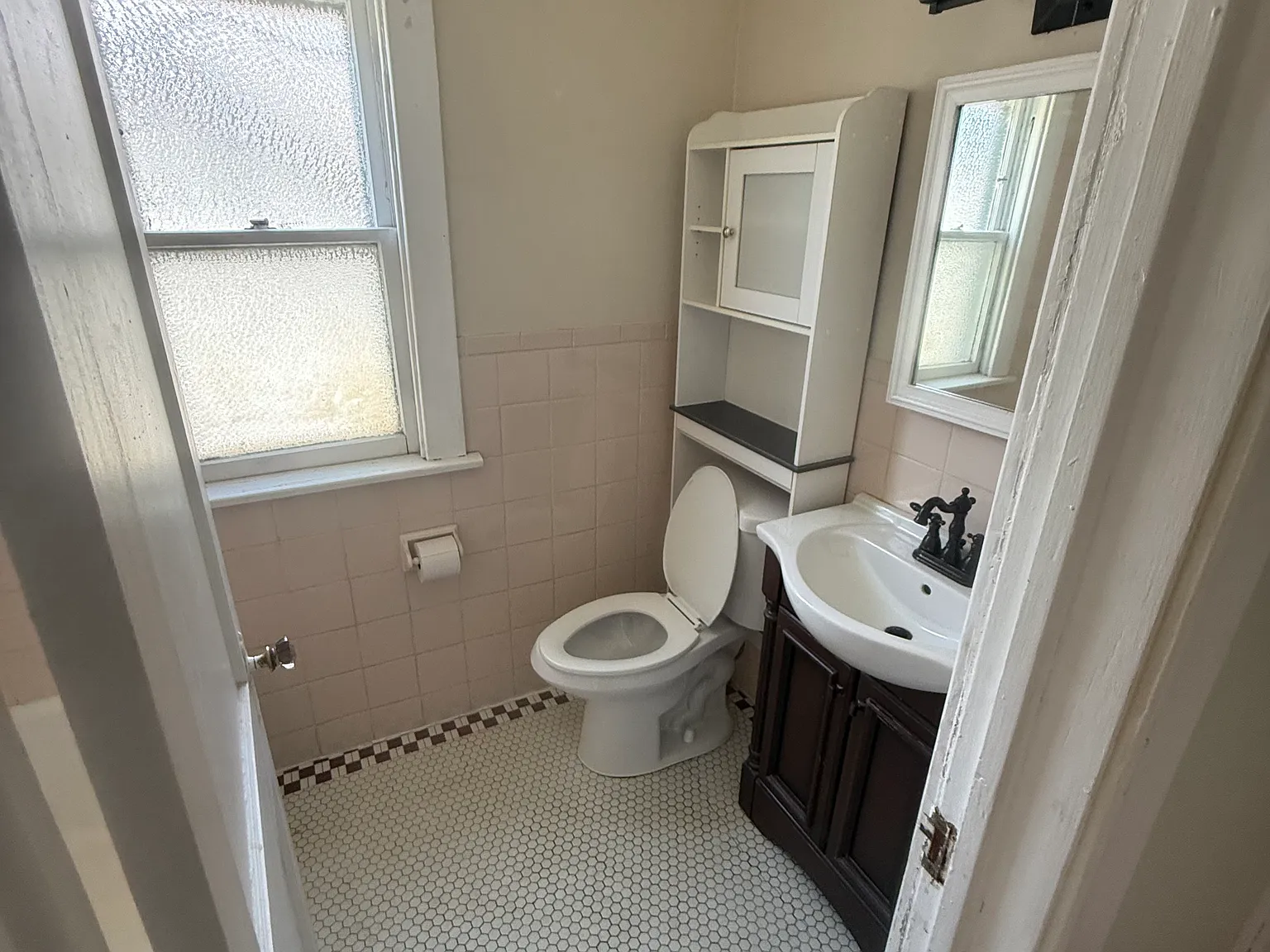 1 bed, 800 sqft, $1,100 — Photo 3