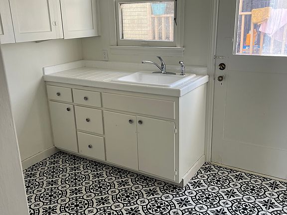 4th image of 207 N Avenue 65 #207