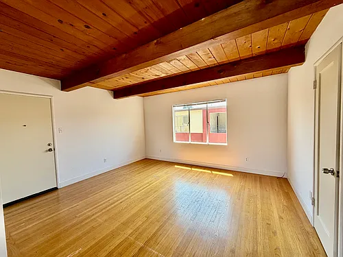5747 Vicente St #D Photo 1