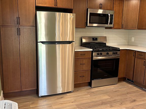 3rd image of 625 Ridge Rd #3A