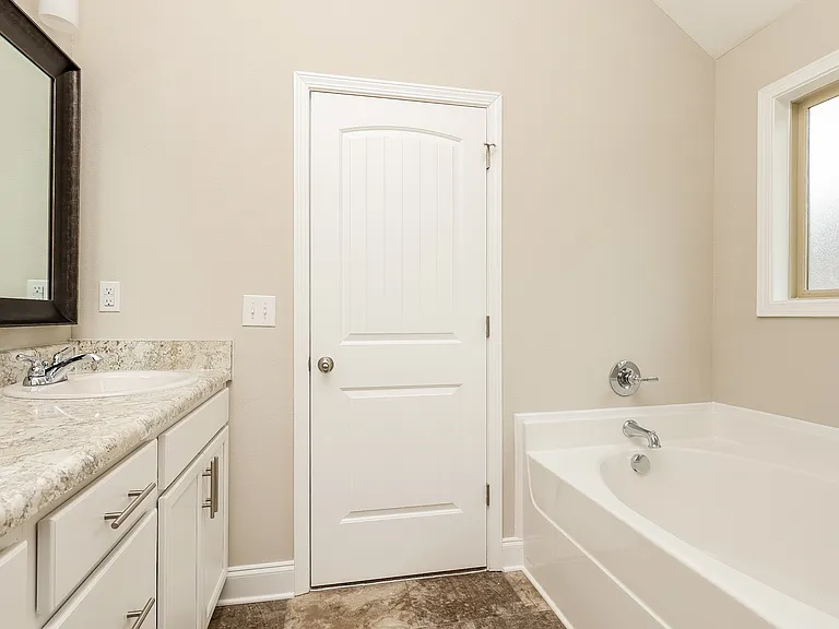 1204 Black Oak Cir — Photo 9