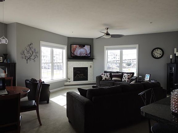 5th image of 401 W Ludington Ave Unit 205