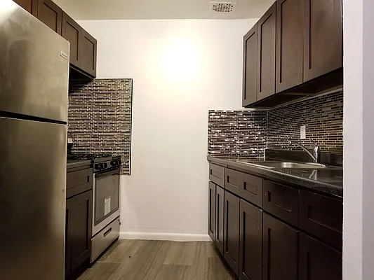 Rented by Bruma Realty LLC | media 9