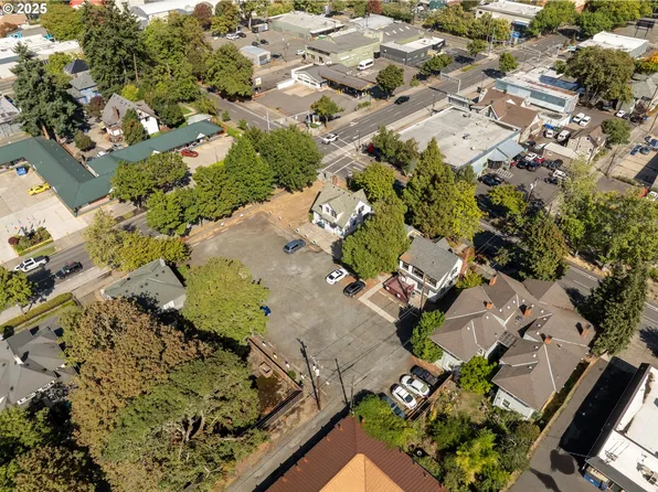 6th St, Eugene, OR 97401