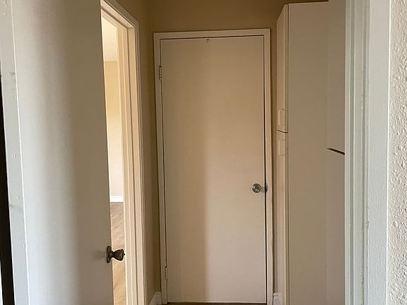5th image of 148 Taft Ave APT 14
