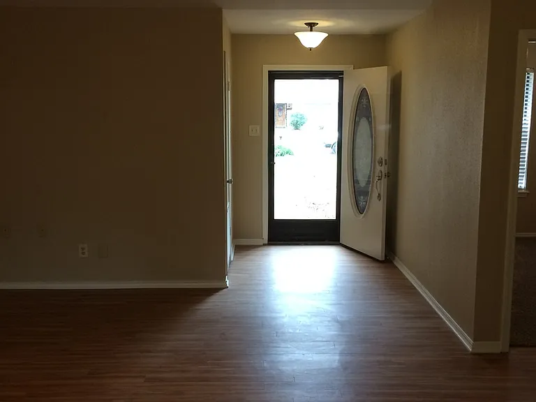 10616 Debbie Ln — Photo 11