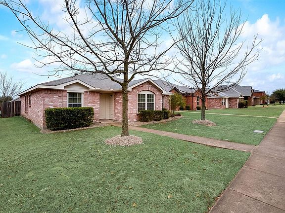 2nd image of 2946 Midbury Dr