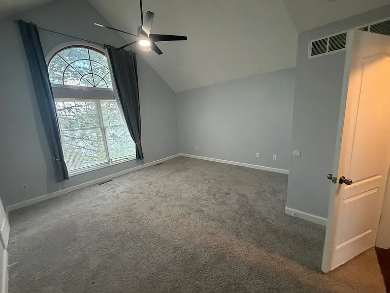 401 Dustin Dr — Photo 18