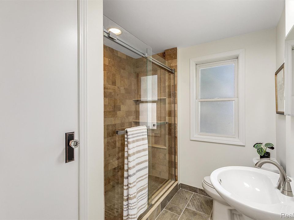 2433 Dallas Ave, photo 10