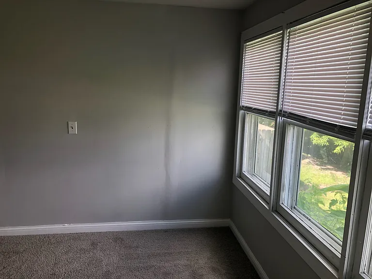 557 Walnut St NE #1 — Photo 7