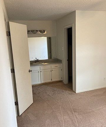 5th image of 1216 Hugo Ln