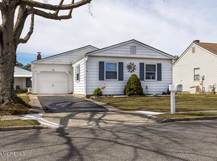 37 Santo Domingo Dr, Toms River, NJ 08757