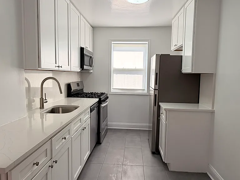 221-03 67th Ave #B — Photo 1