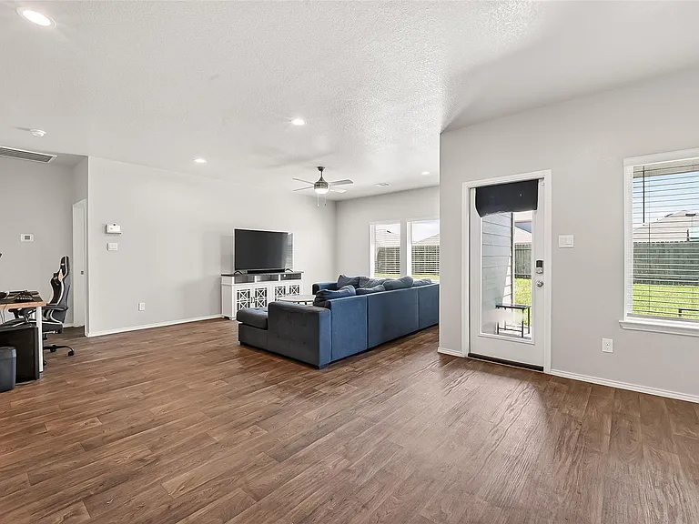 21500 Rustic Elm Dr — Photo 9