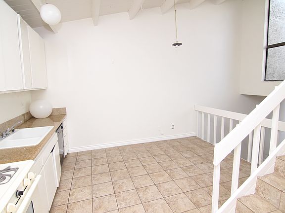 5th image of 2204 Strongs Dr APT 3
