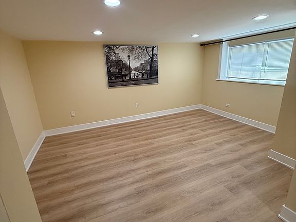 4th image of 5936 W Leland Ave Unit G