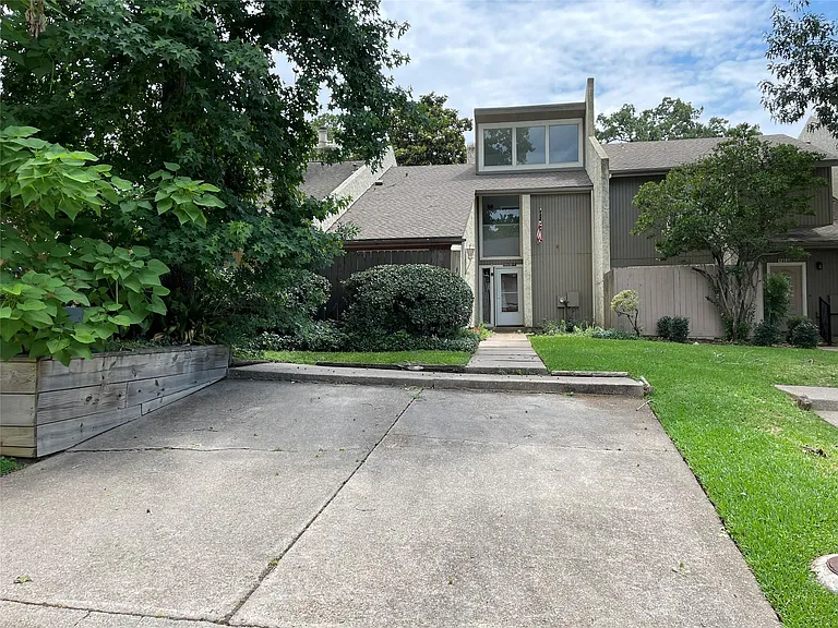 12315 Glenview Dr — Photo 4