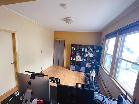 5th image of 158 Davis Ave Floor 1
