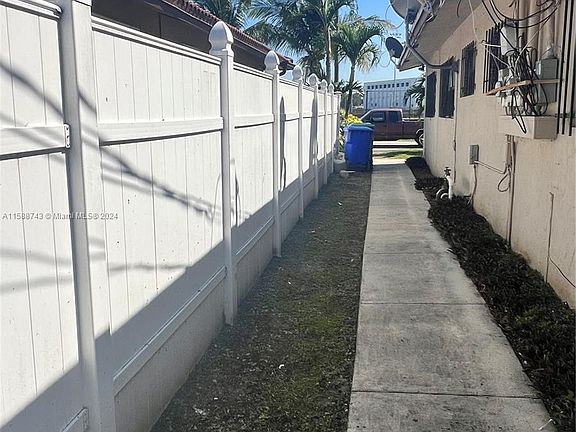 4th image of 2481 NW 13th Ct