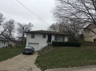 915 Arnold St, Glenwood, IA 51534