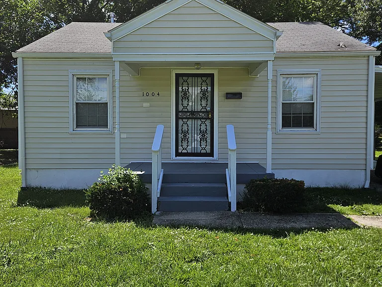 1004 S 45th St — Photo 1
