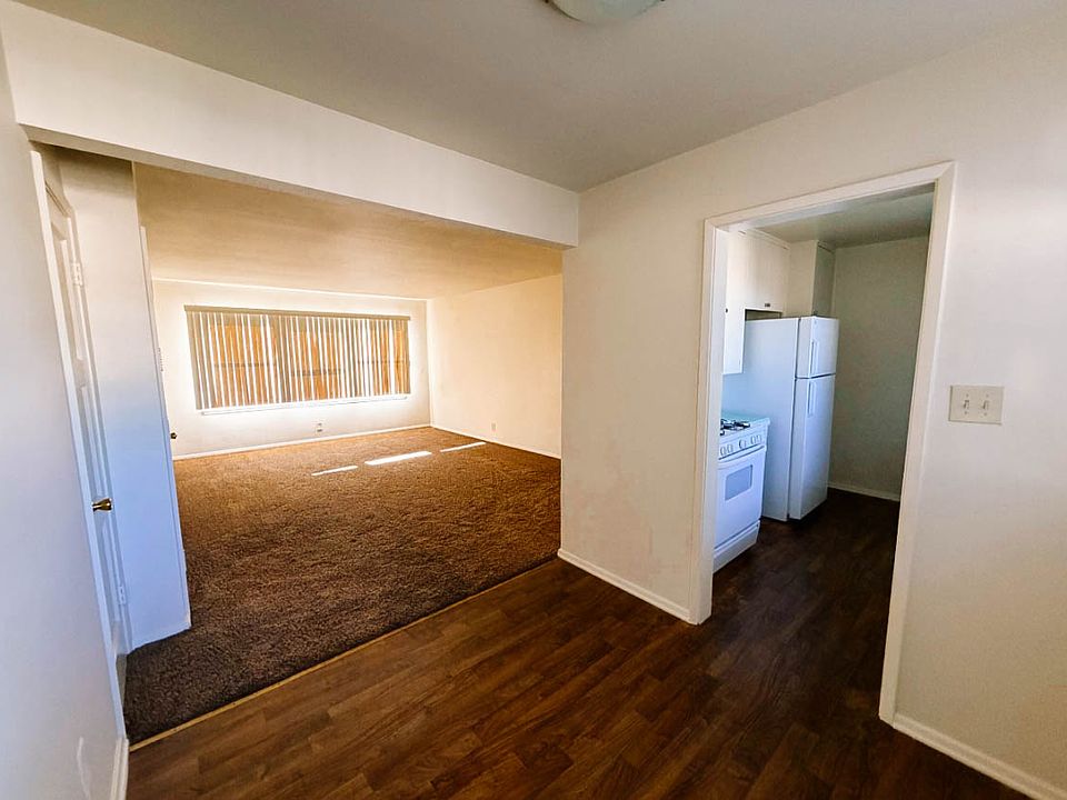 1st image of 226 N Marengo Ave #D