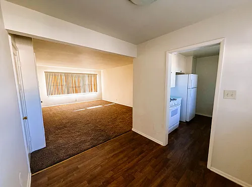 226 N Marengo Ave #D Photo 1