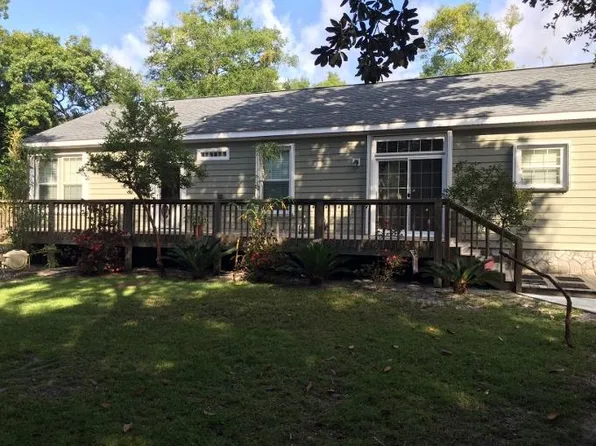 501 SE 12th St, Carrabelle, FL 32322