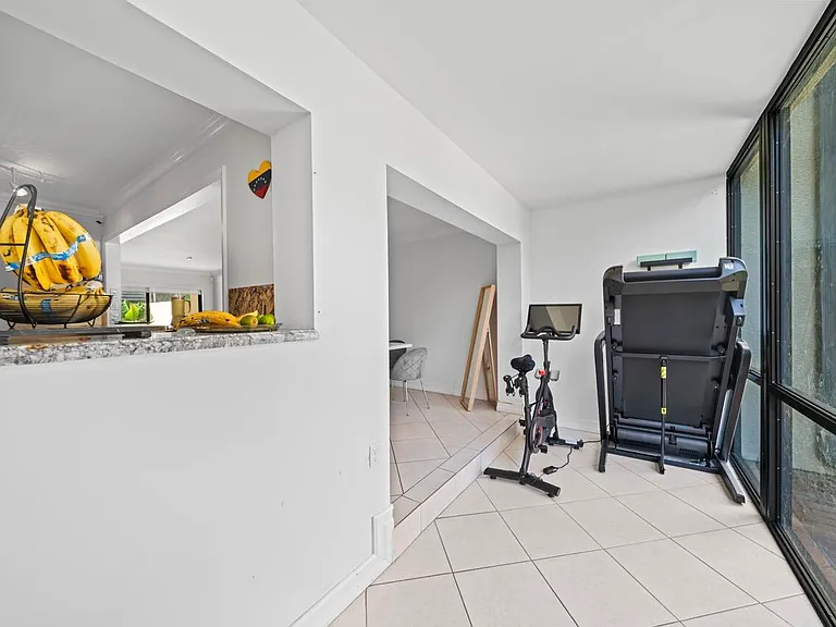 8745 SW 137th Ave — Photo 10