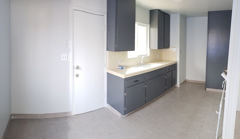 2nd image of 704 Lilac St #B