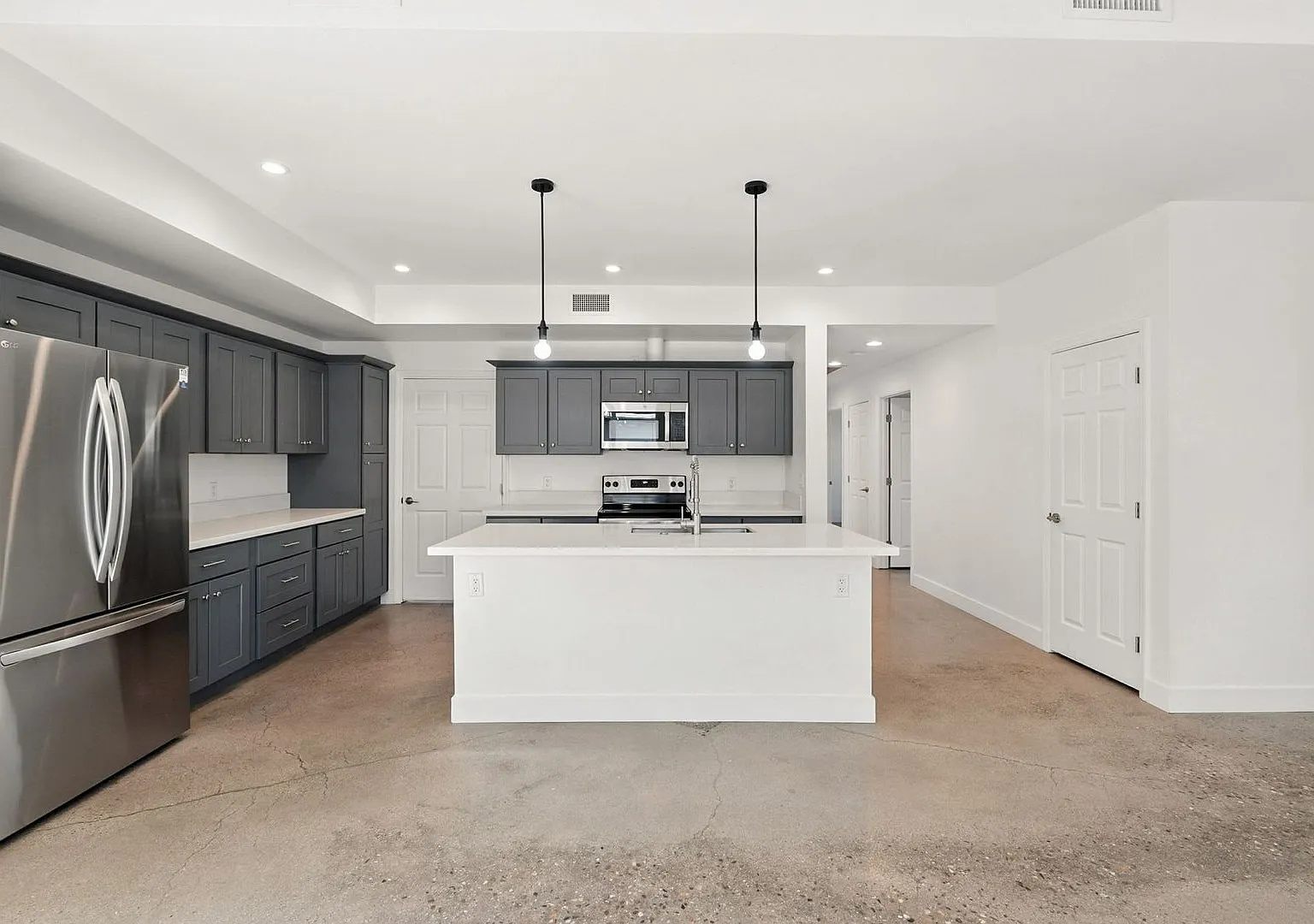 1310 E. Elm St. — Photo 3