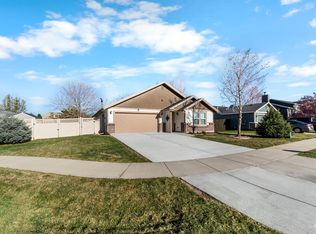 548 N Ripplerock Pl, Star, ID 83669