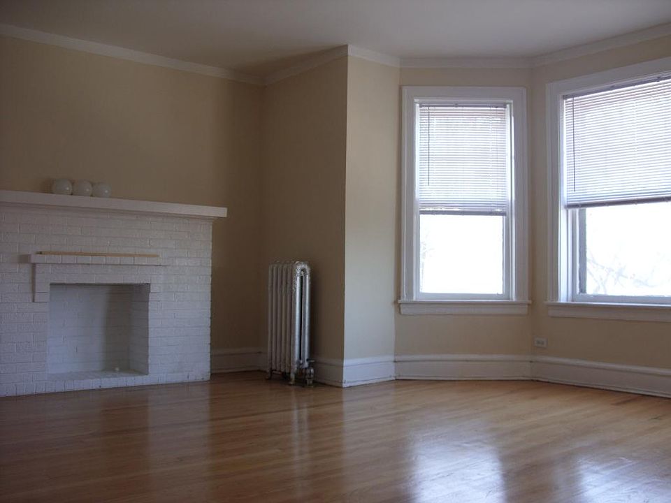 2nd image of 4897 N Hermitage Ave APT 3
