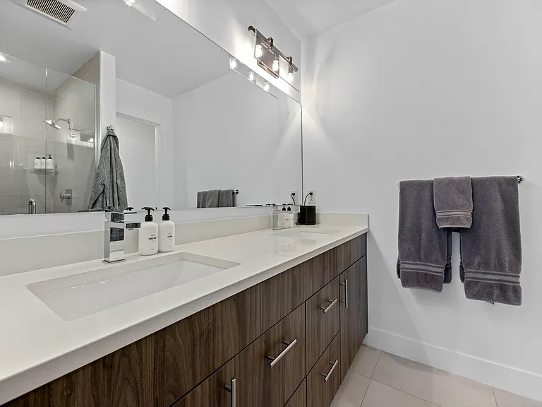 2457 Walnut St — Photo 22