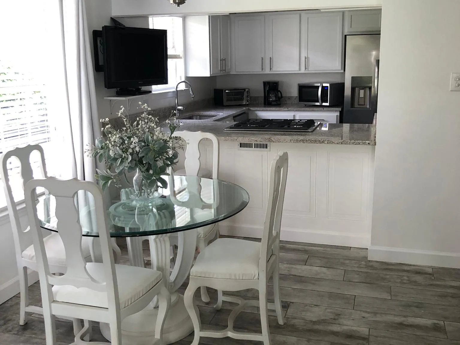 3 bed, 1250 sqft, $2,000 — Photo 2