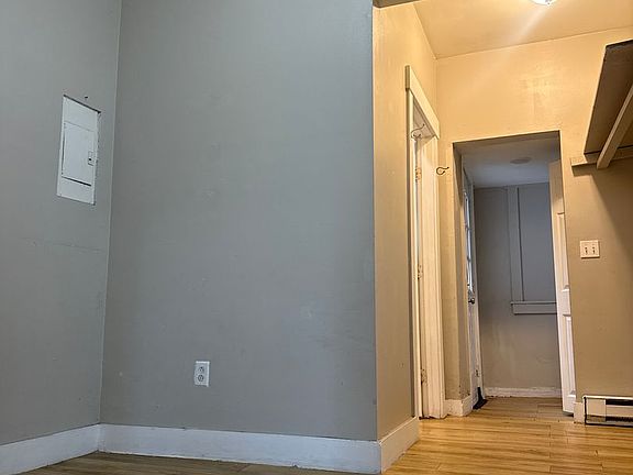 4th image of 55 Blackhall St