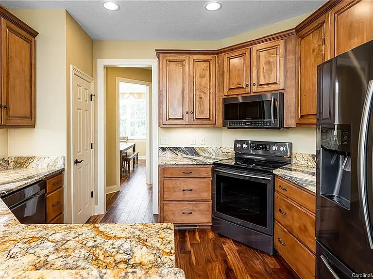 735 Bills Mountain Trl — Photo 17