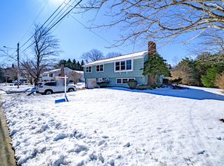 27 Vernon Rd, Cape Elizabeth, ME 04107